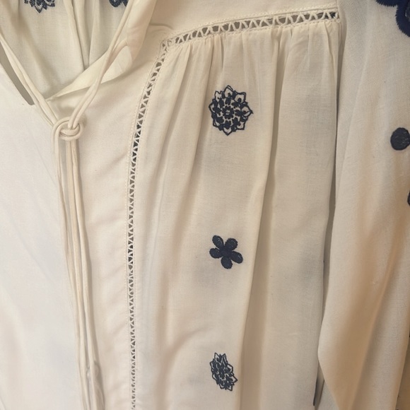 NWOT Zara Blue White Embroidered Floral Blouse Sz XS - Picture 3 of 5
